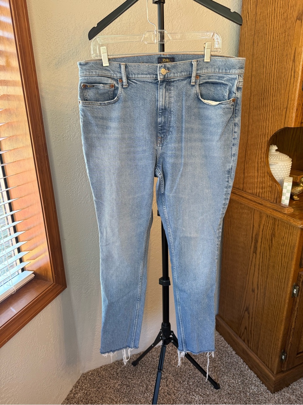 Polo Ralph Lauren women’s Light Wash skinny jeans with raw hem. Size 33